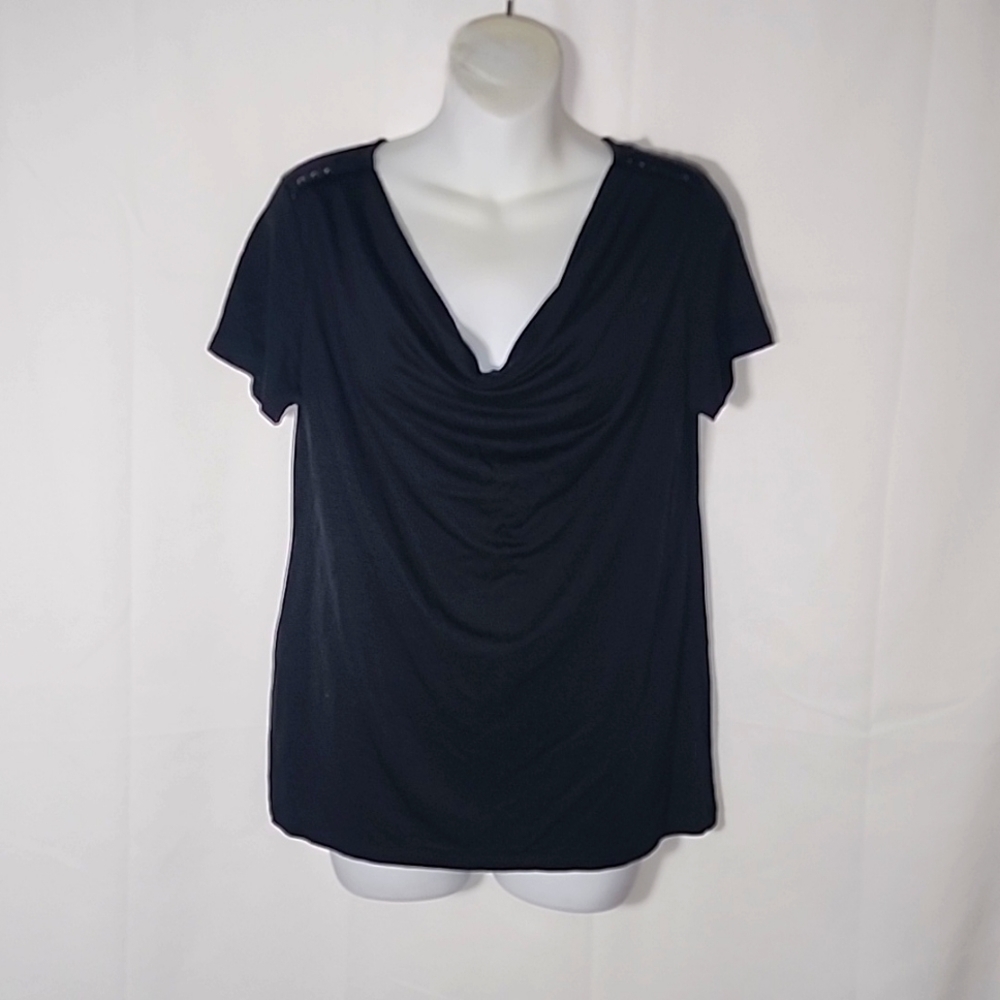 🩵 Banana Republic cowl neck studded eppilet top